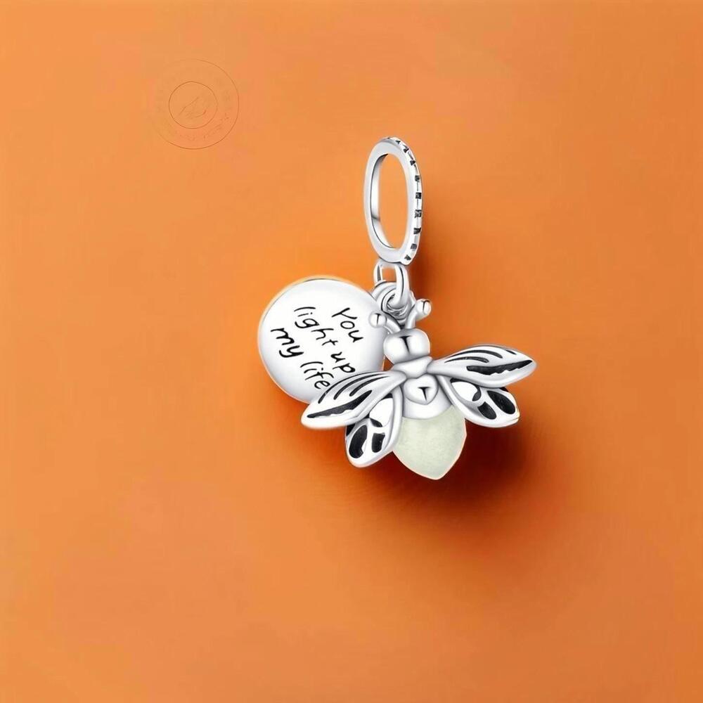 Charming Silver Bee Pendant with Inspirational Charm